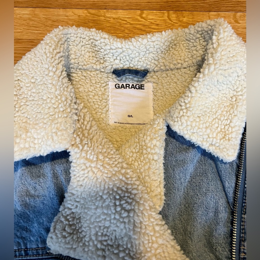 Garage, Light Denim, Sherpa/Fleece Lined, Crop, Zip, Jeans Jacket, Size Large - Picture 2 of 9